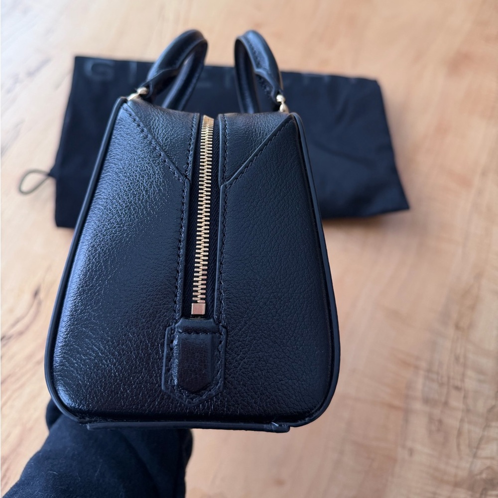 New Givenchy Women's Black Antigona Cube Nano Bag - Picture 5 of 7